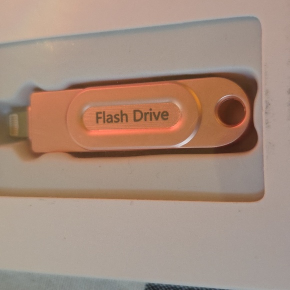 iOS Storage Drive - Pink - Picture 5 of 11